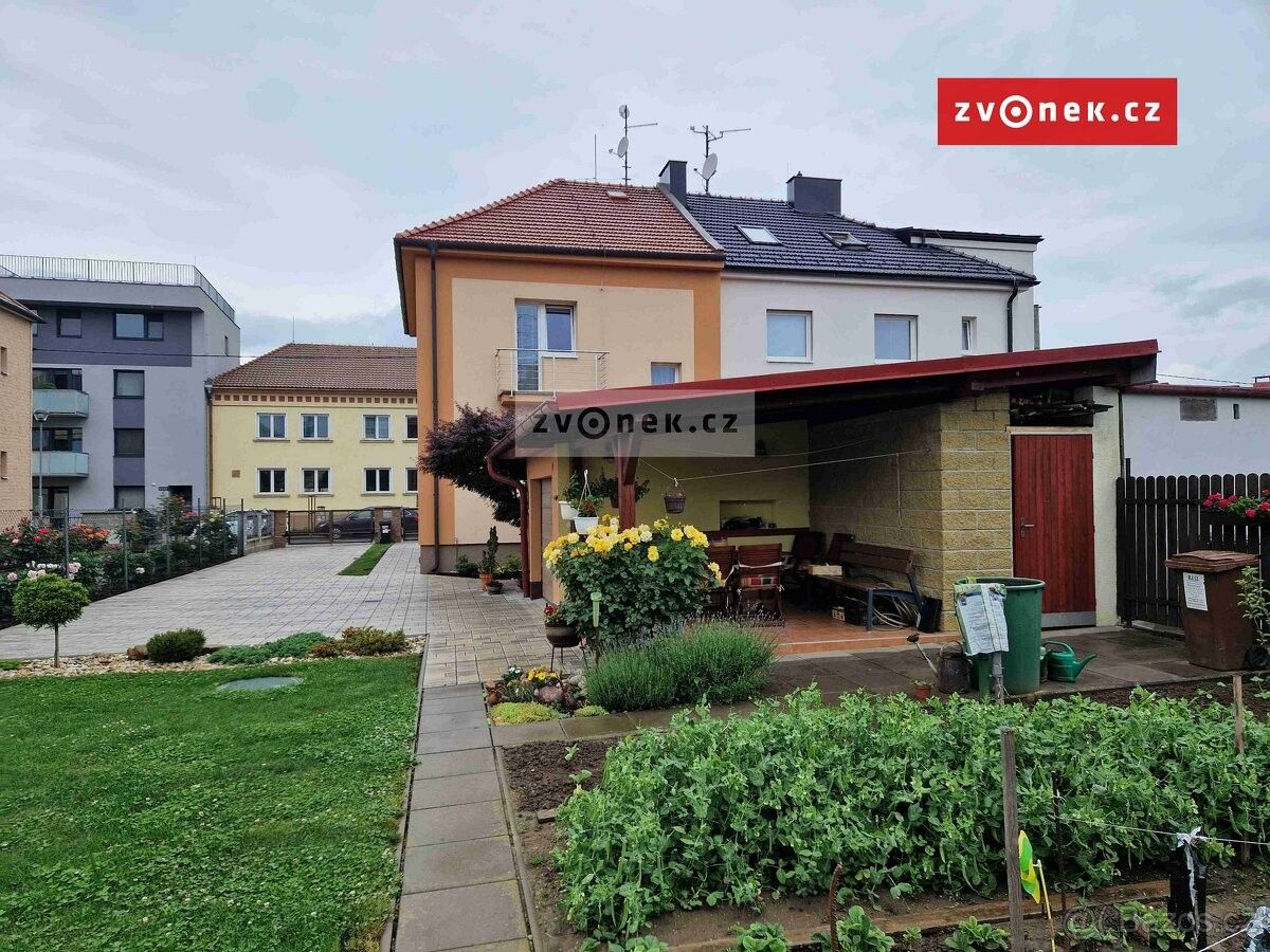 Prodej dům - Uherské Hradiště, 686 01, 415 m²