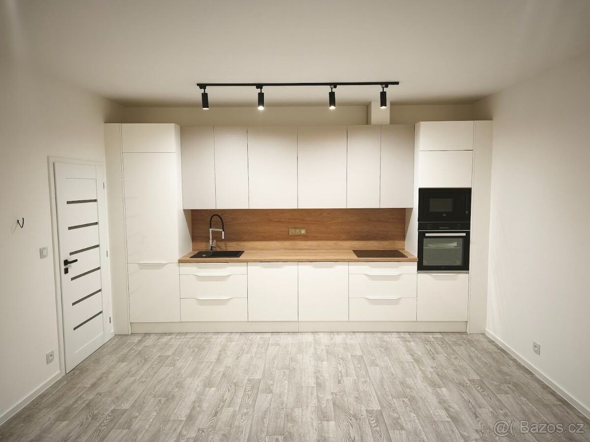 Byty, Jablonec nad Nisou, 468 01