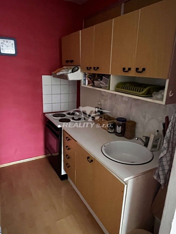 Pronájem byt 1+kk - Španielova, Praha, 33 m²