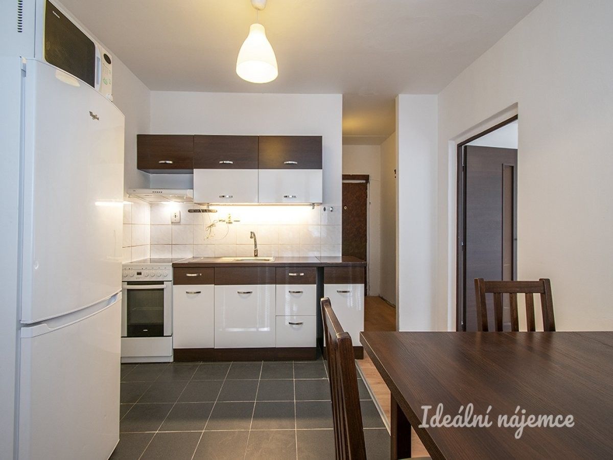 2+kk, Nedašovská, Praha, 37 m²