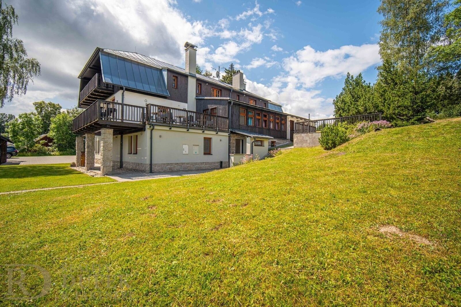 Ubytovací zařízení, Křížlice, Jestřabí v Krkonoších, 631 m²