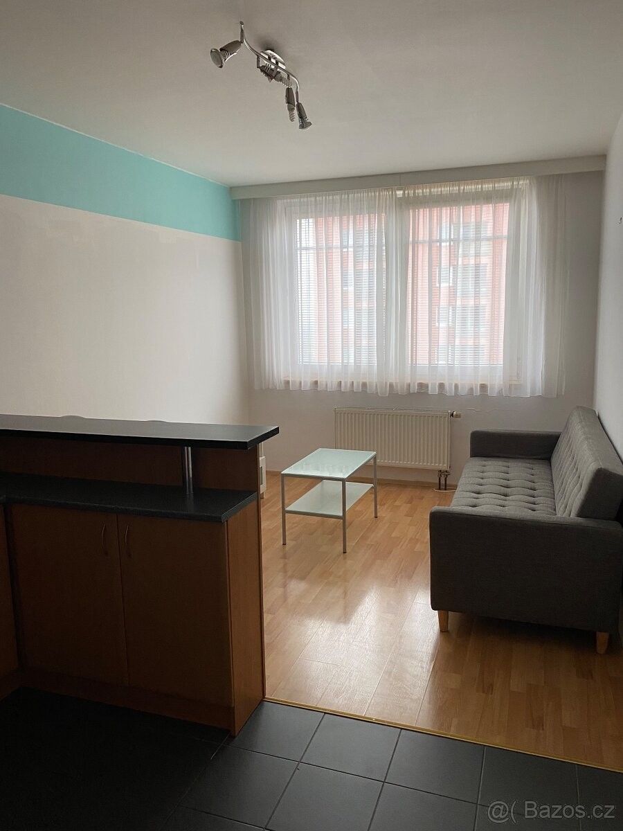 Pronájem byt 2+kk - Praha, 181 00, 47 m²
