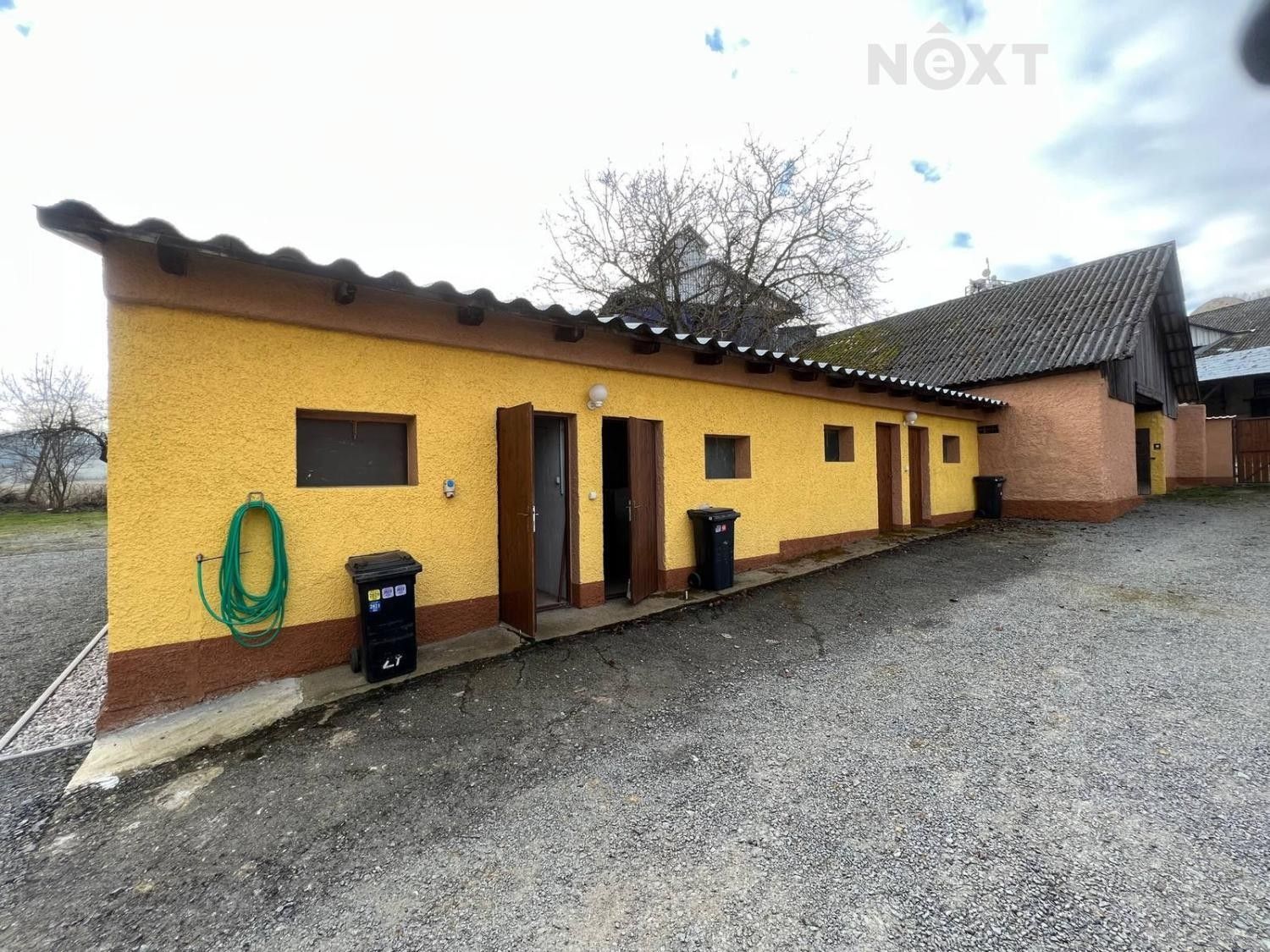 Garáže, Třebnice, Sedlčany, 122 m²