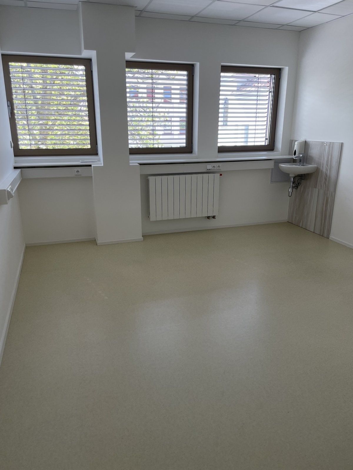 Kanceláře, Politických obětí, Frýdek-Místek, 17 m²