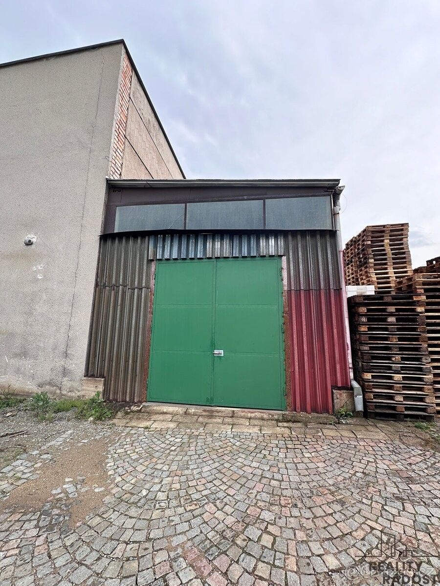 Sklady, Blansko, 678 01