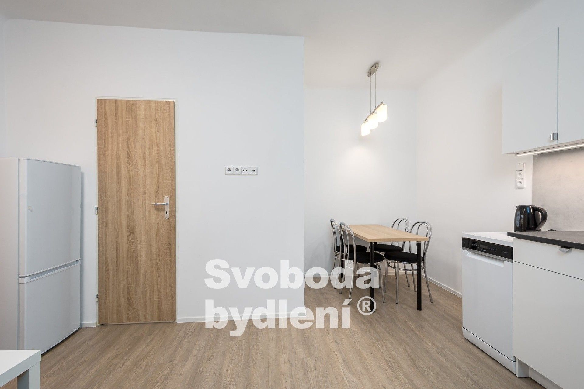 Pronájem byt 2+kk - Karlovarská, Praha, 39 m²