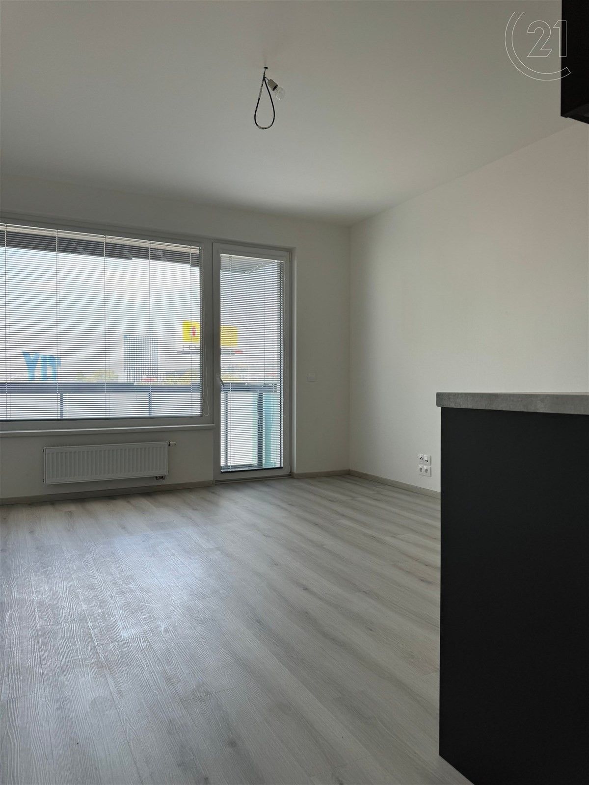 Pronájem byt 1+kk - Kolbenova, Praha, 28 m²