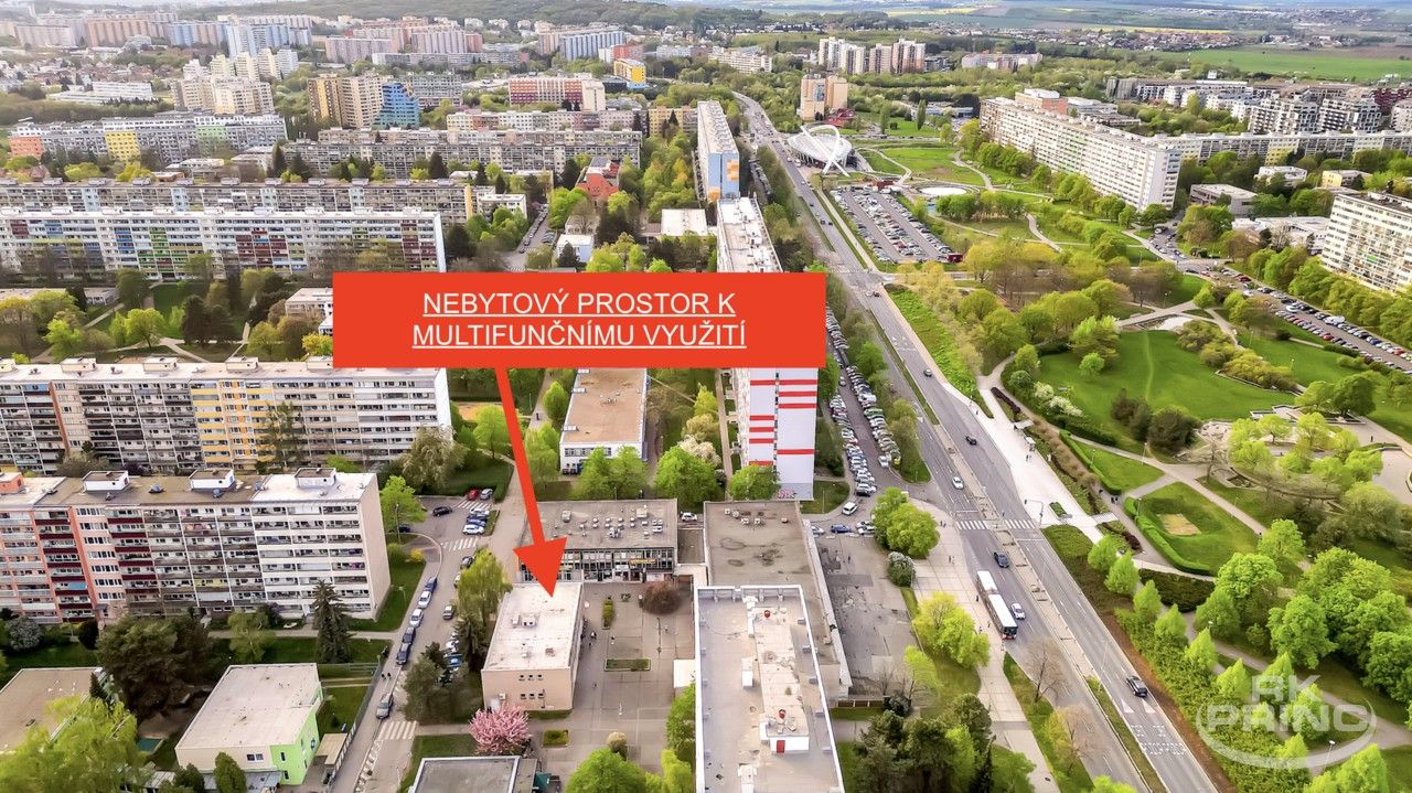 Pronájem obchodní prostory - Veltruská, Praha, 160 m²