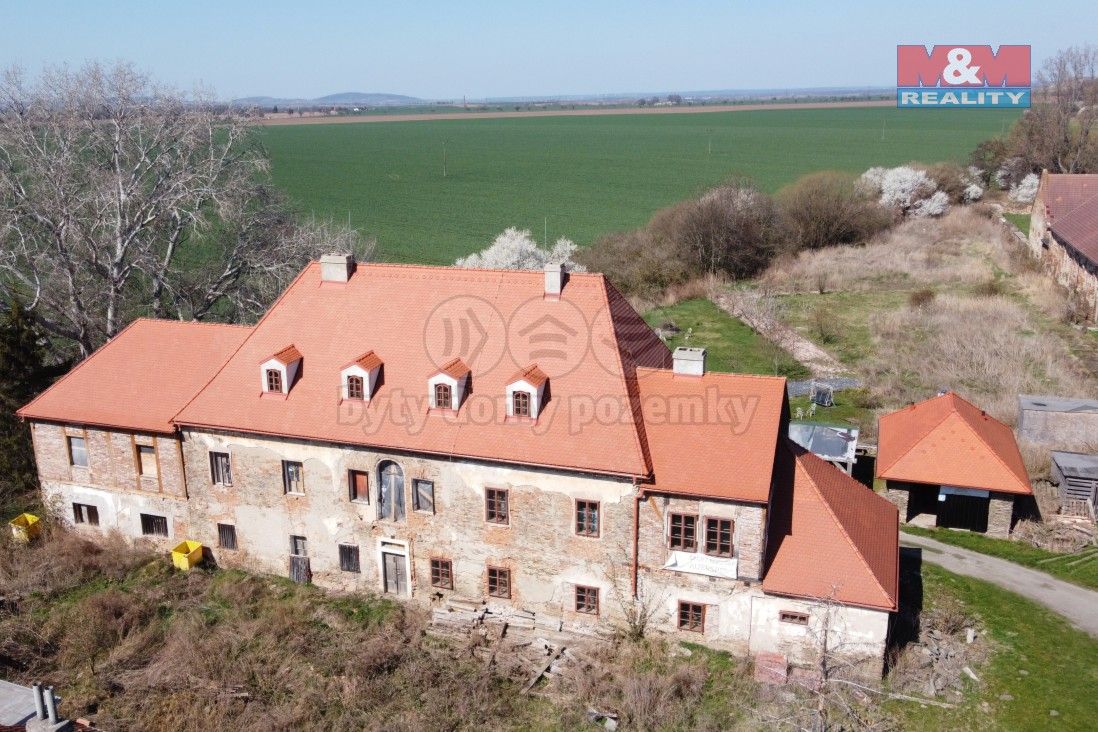 Ubytovací zařízení, Žáky, 983 m²