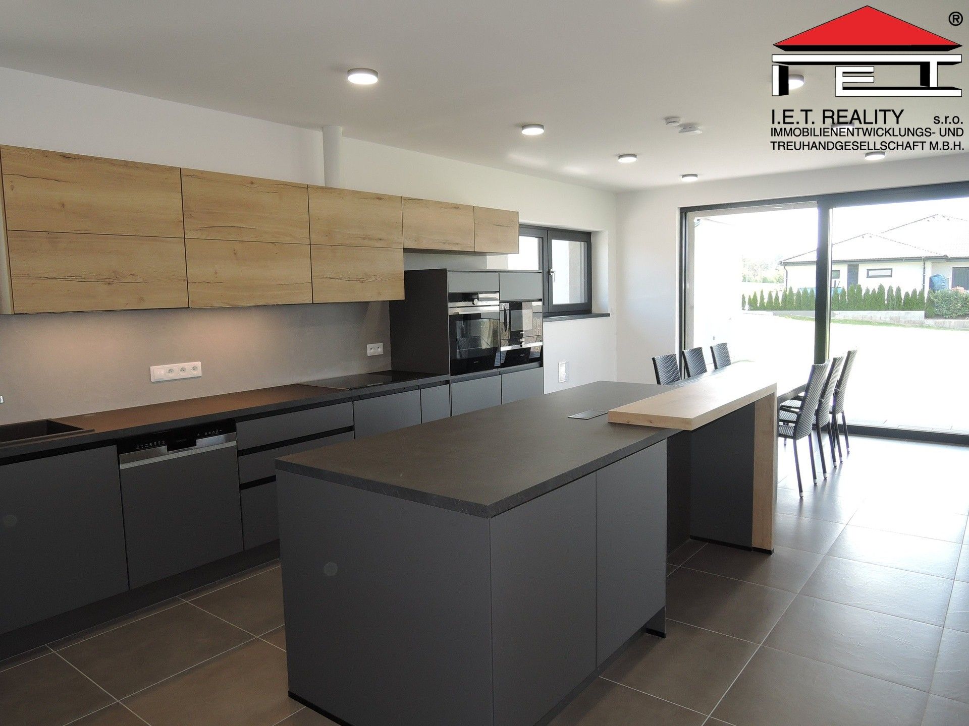 Rodinné domy, Mezouň,Mezouň, 210 m²