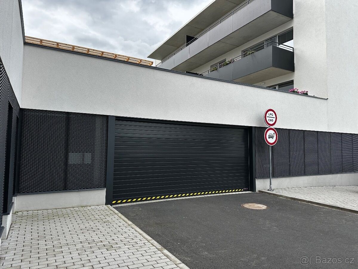 Garáže, Benátky, 570 01