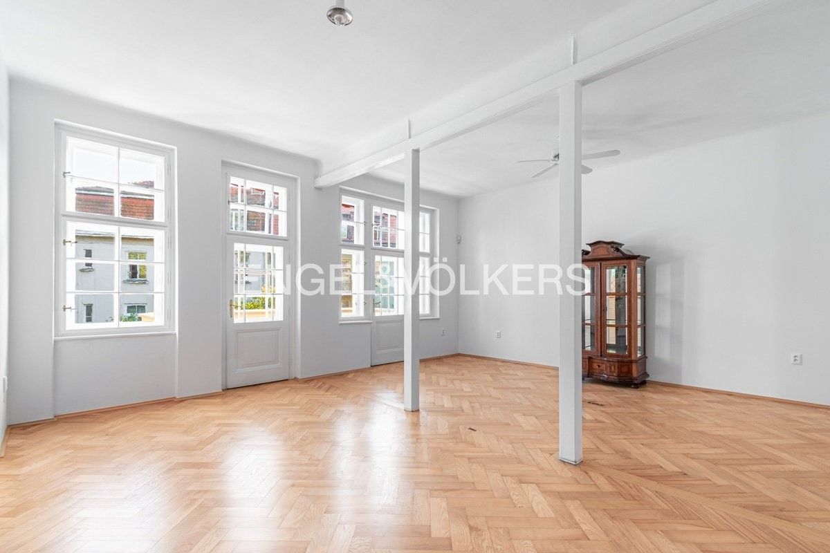 5+kk, Na baště sv. Tomáše, Praha, 160 m²