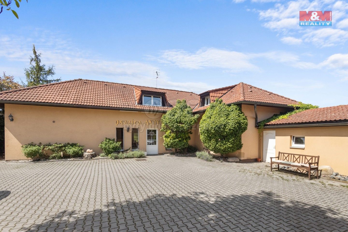 Prodej rodinný dům - Hlavní, Jirny, 458 m²