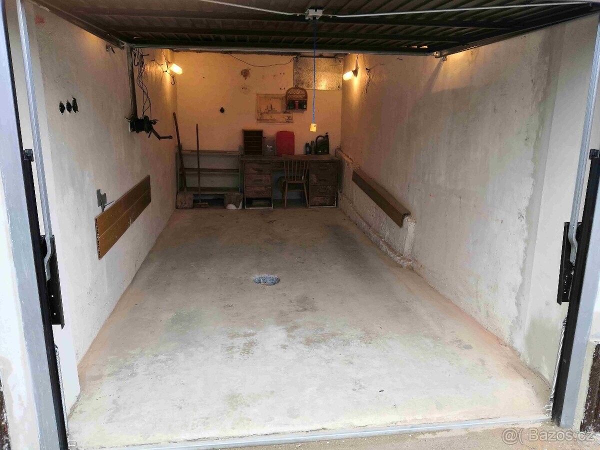 Garáže, Brno, 602 00