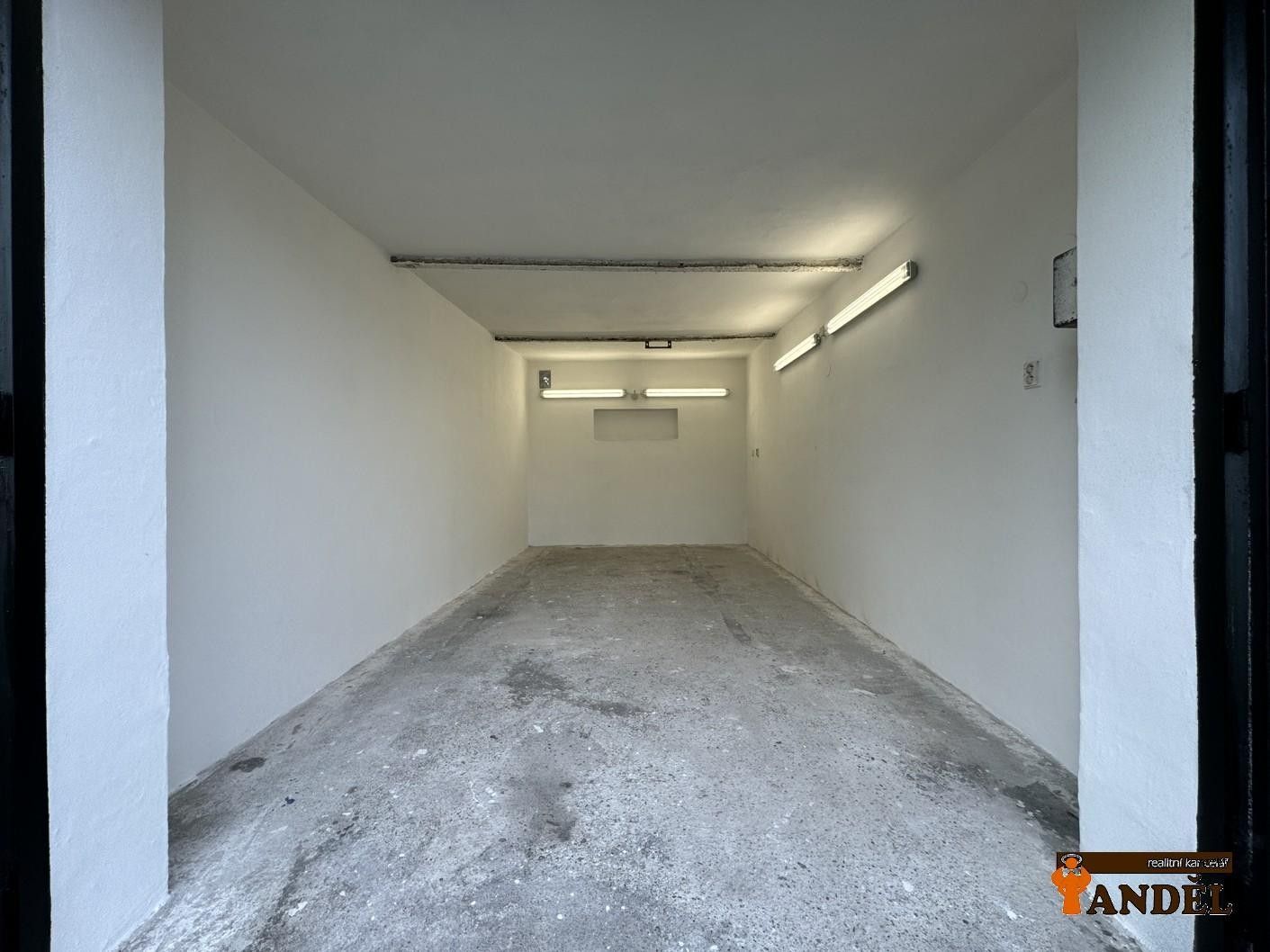 Garáže, K Prádlu, Horní Suchá, 23 m²