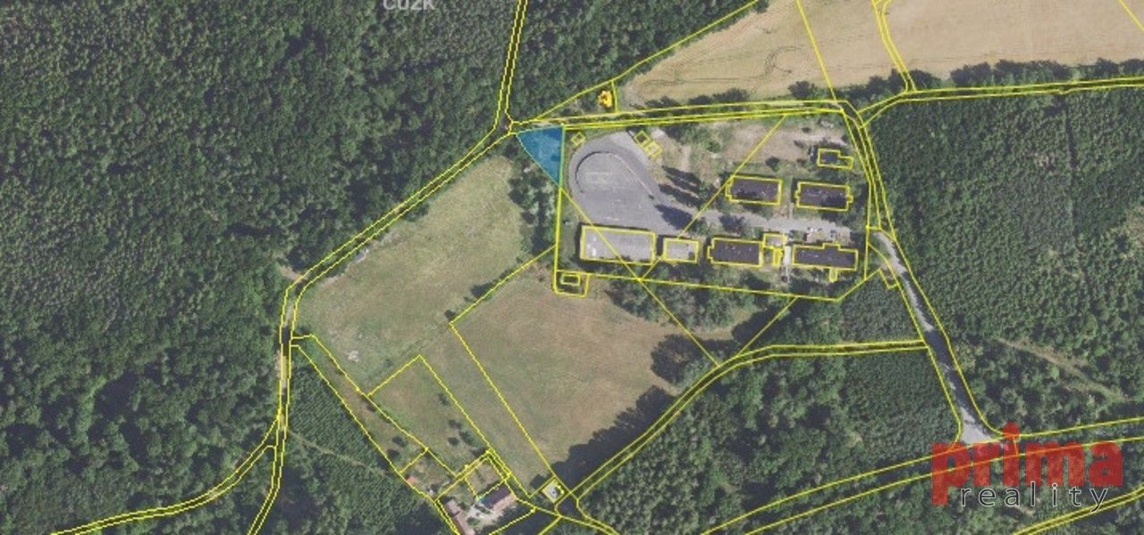 Louky, Stradonice, Nižbor, 627 m²