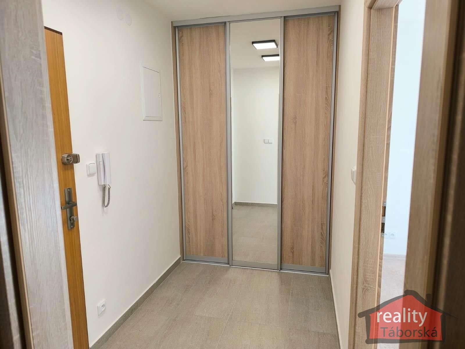 Prodej byt 1+kk - Bernolákova, Praha, 42 m²