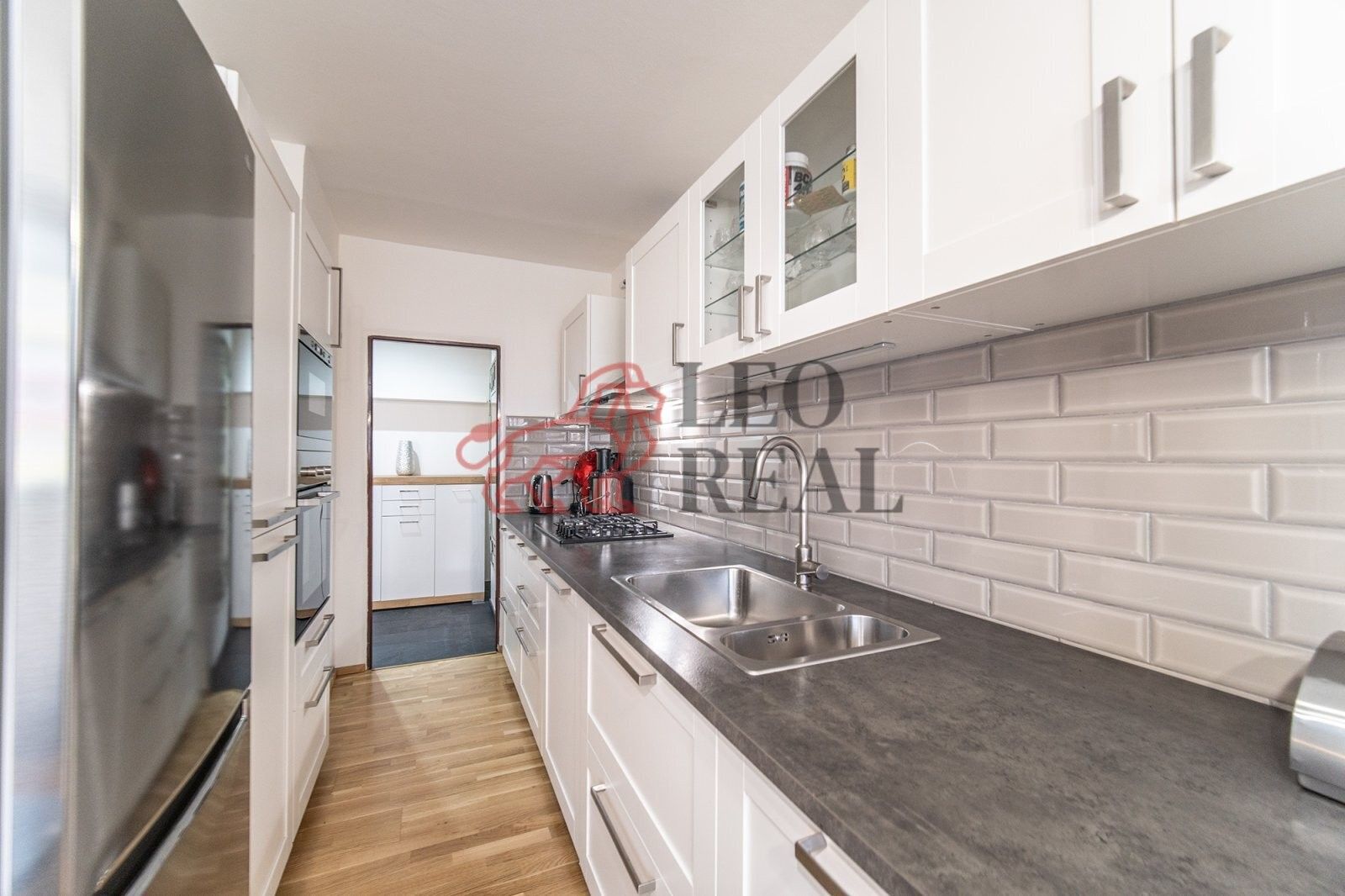 Prodej byt 3+1 - Španielova, Praha, 84 m²