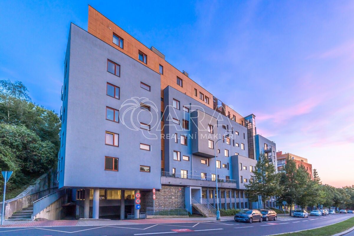 Pronájem byt 1+kk - Jeremenkova, Praha, 35 m²