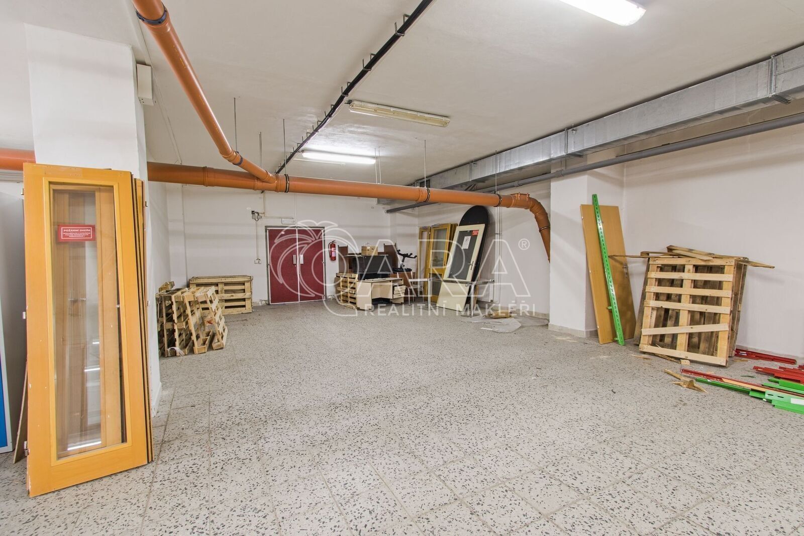 Sklady, Roztylská, Praha, 350 m²