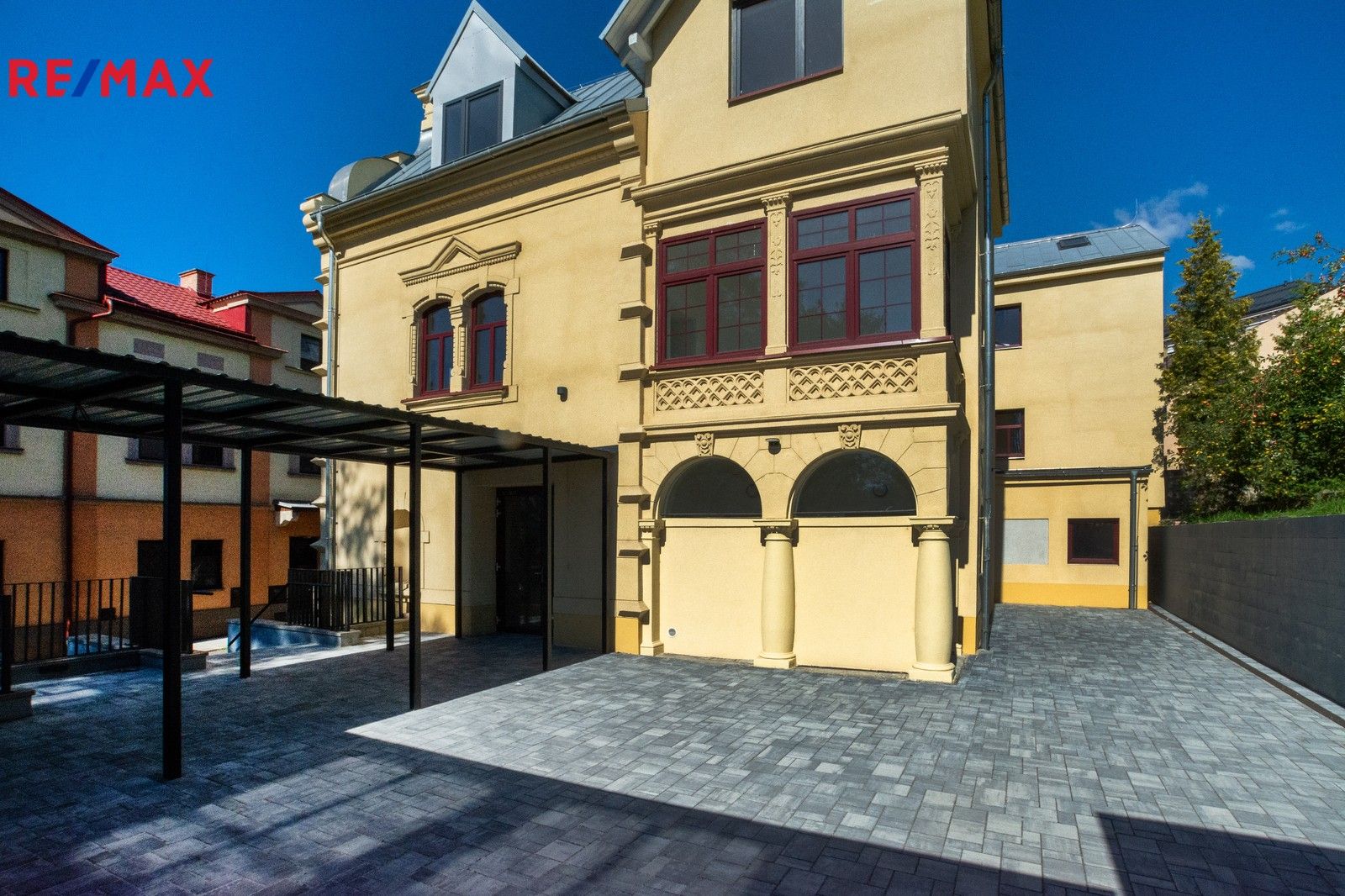 Restaurace, Anenská, Děčín, 148 m²