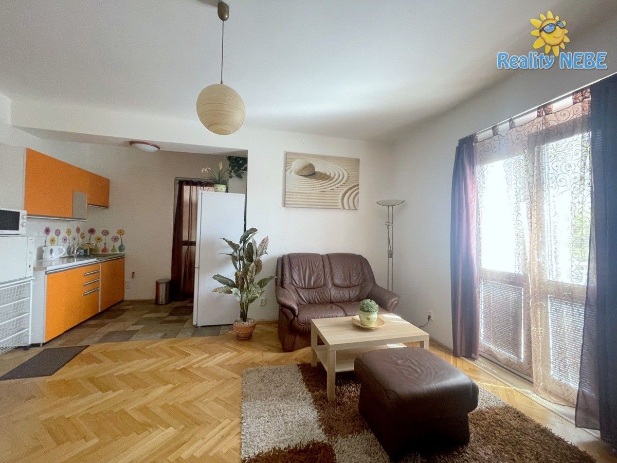 Pronájem byt 2+kk - Na krčské stráni, Praha, 60 m²