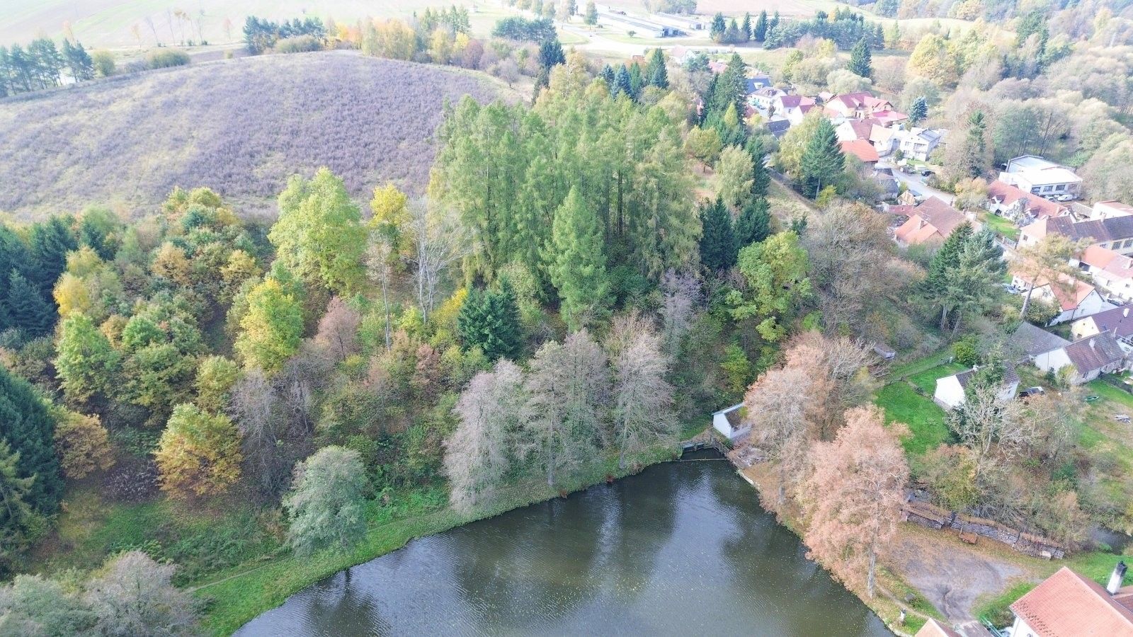 Lesy, Kunžatecká, Strmilov, 986 m²