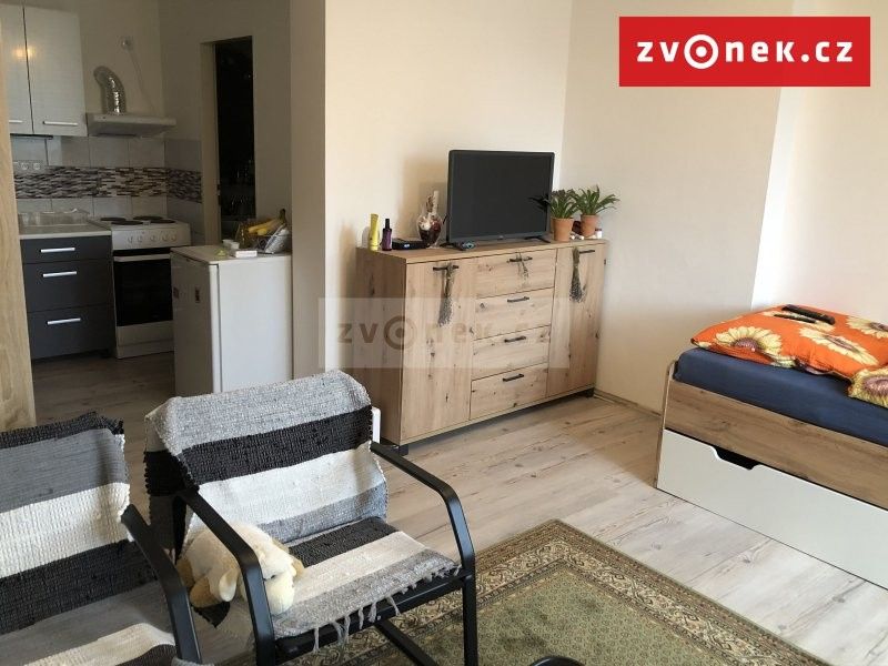 Pronájem byt 1+kk - Svat. Čecha, Zlín, 28 m²