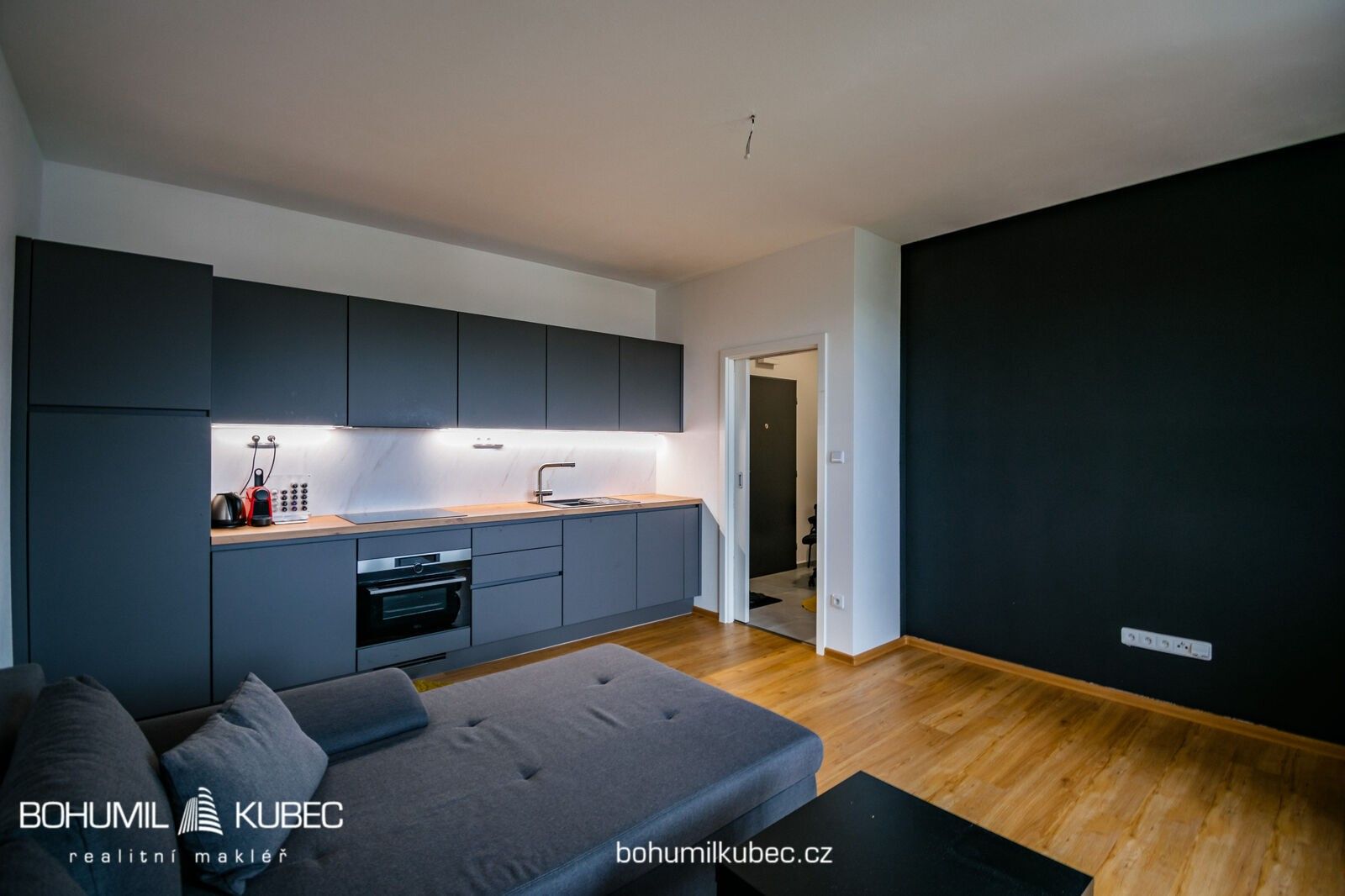 Pronájem byt 1+kk - U Areálu, Tábor, 32 m²