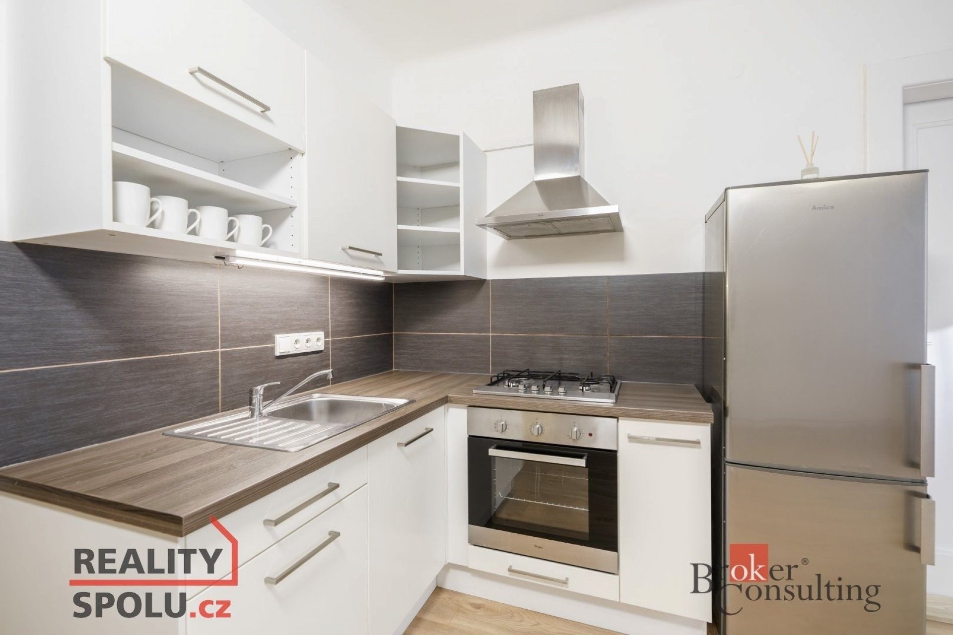 Pronájem byt 2+kk - Baranova, Praha, 50 m²