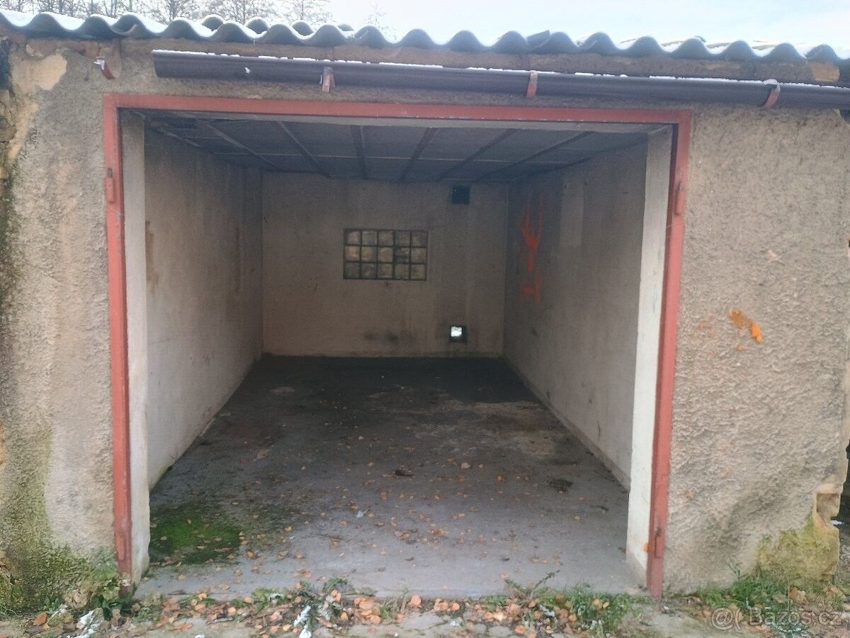 Garáže, Cheb, 350 02