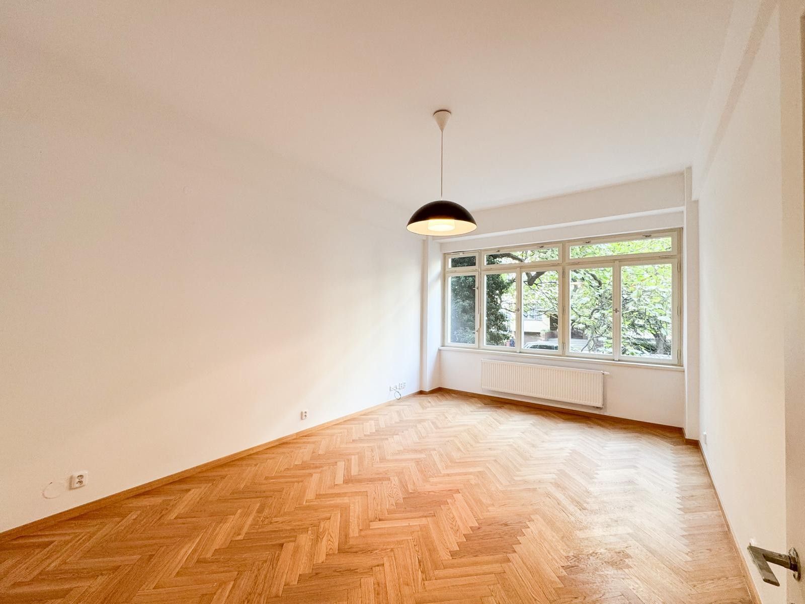 Pronájem byt 1+kk - Londýnská, Praha, 30 m²