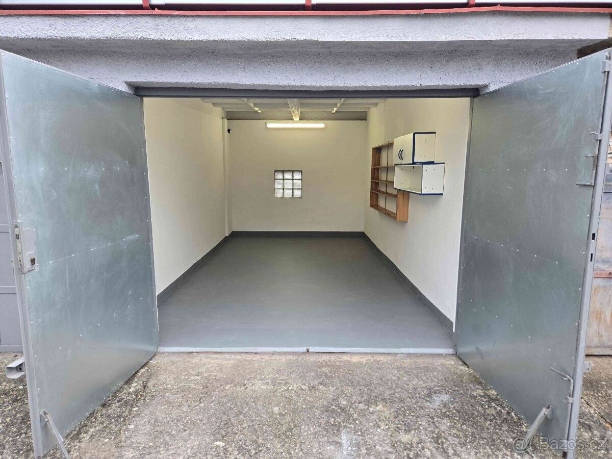 Garáže, Ostrava, 700 30