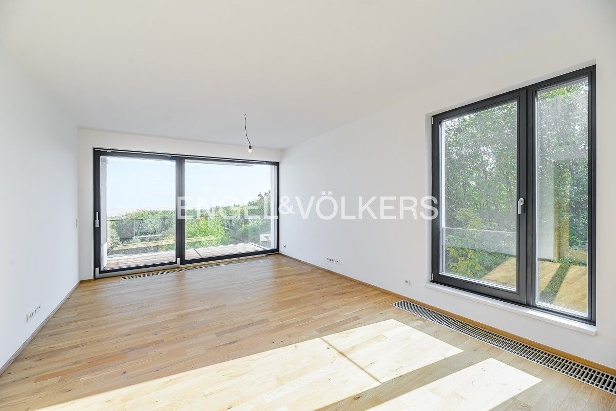 3+kk, Lerausova, Praha, 93 m²