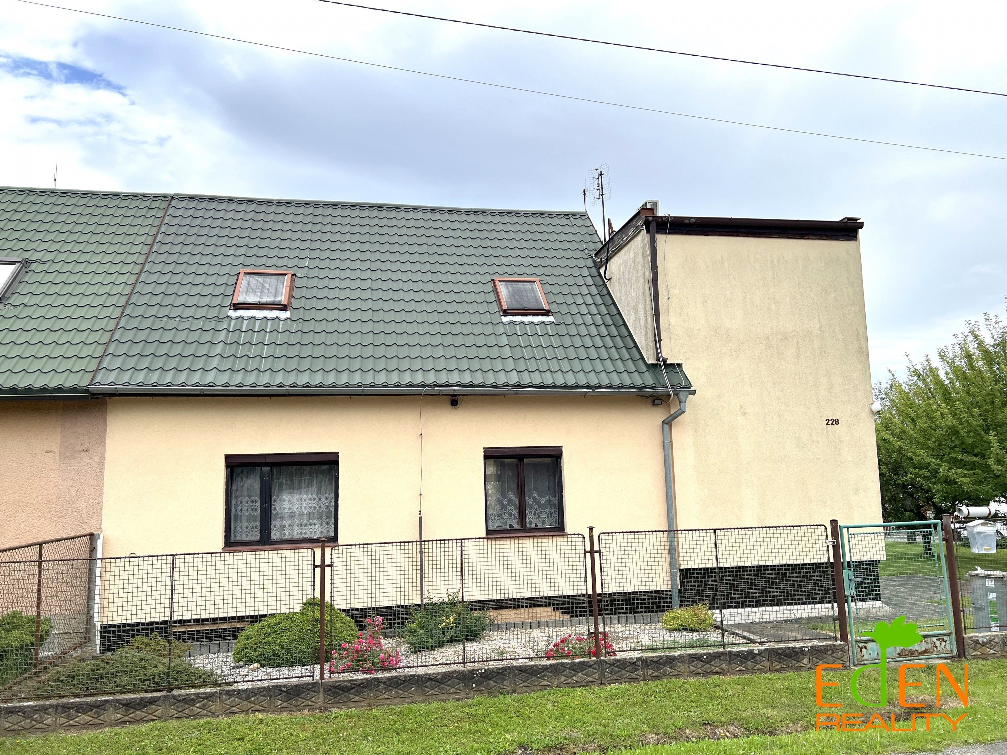 Rodinné domy, U hřiště, Šťáhlavy, 165 m²