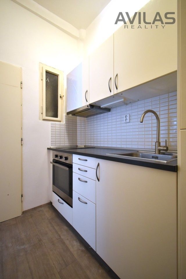 2+kk, Ambrožova, Praha, 52 m²