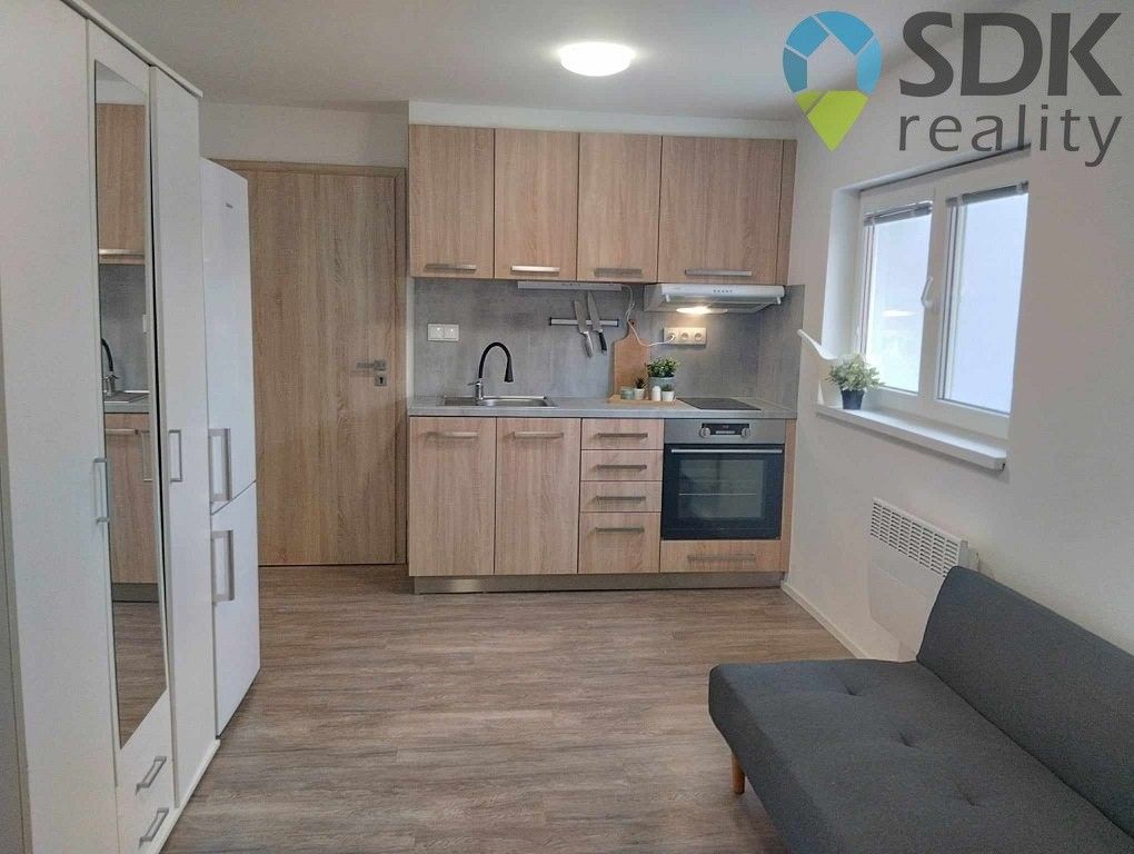 Pronájem byt 2+kk - Nivnice, 29 m²