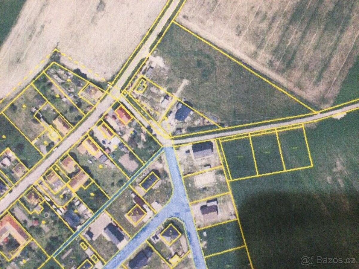 Pozemky pro bydlení, Uhersko, 533 73