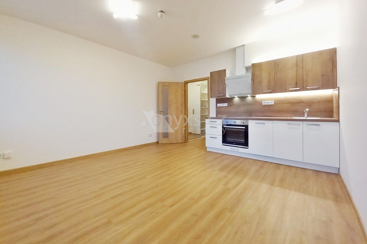 1+kk, Perucká, Praha, 25 m²