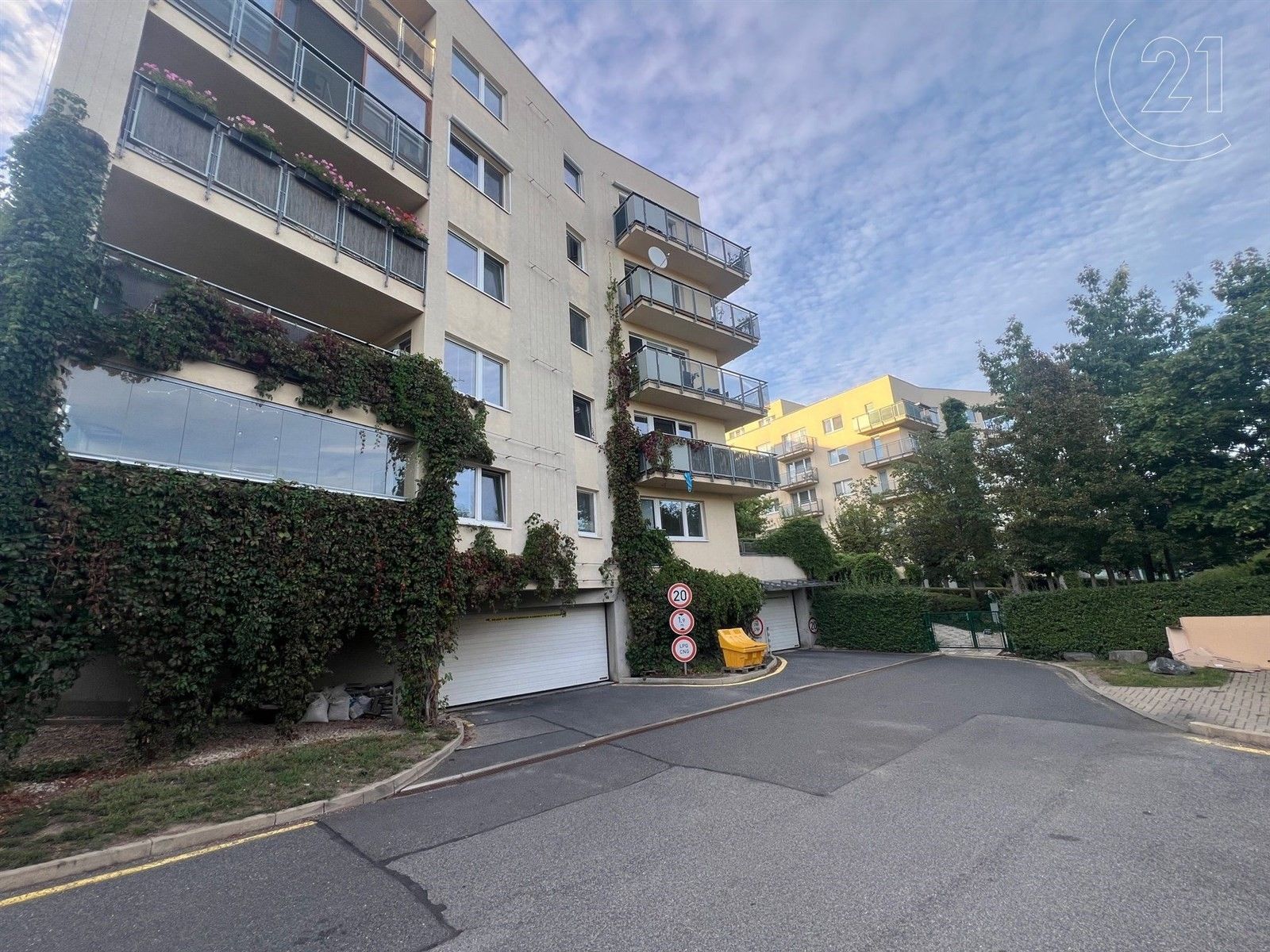 Ostatní, Bratislavská, Praha, 13 m²