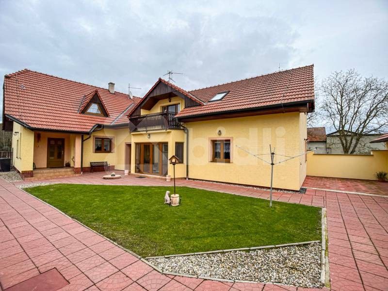 Ostatní, Třebízského, Červenka, 440 m²