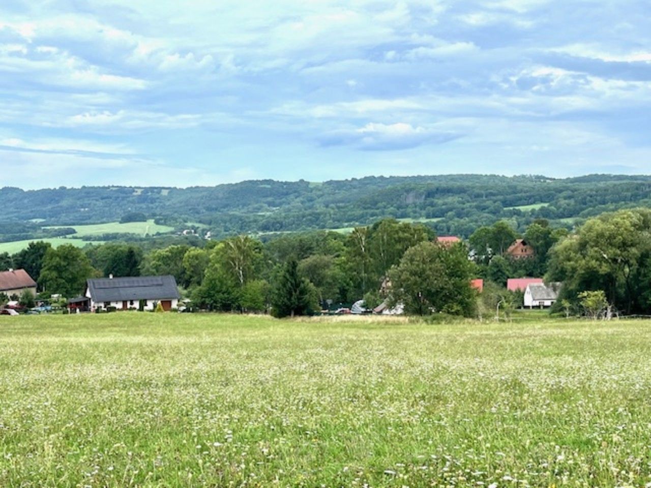 Prodej pozemek pro bydlení - Touchořiny, Lovečkovice, 613 m²