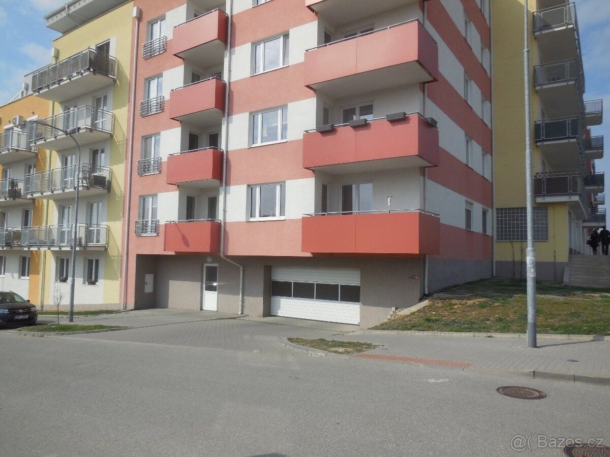 Garáže, Brno, 641 00, 15 m²
