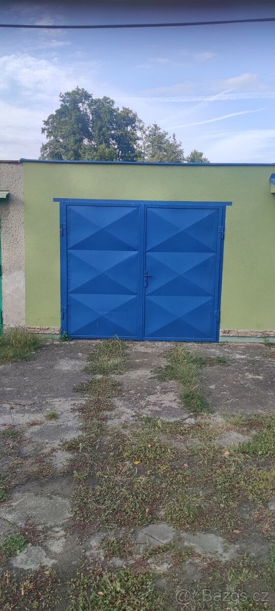 Garáže, Buk, 751 21