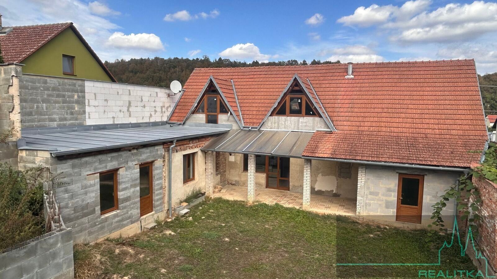 Prodej rodinný dům - Lovčičky, 290 m²