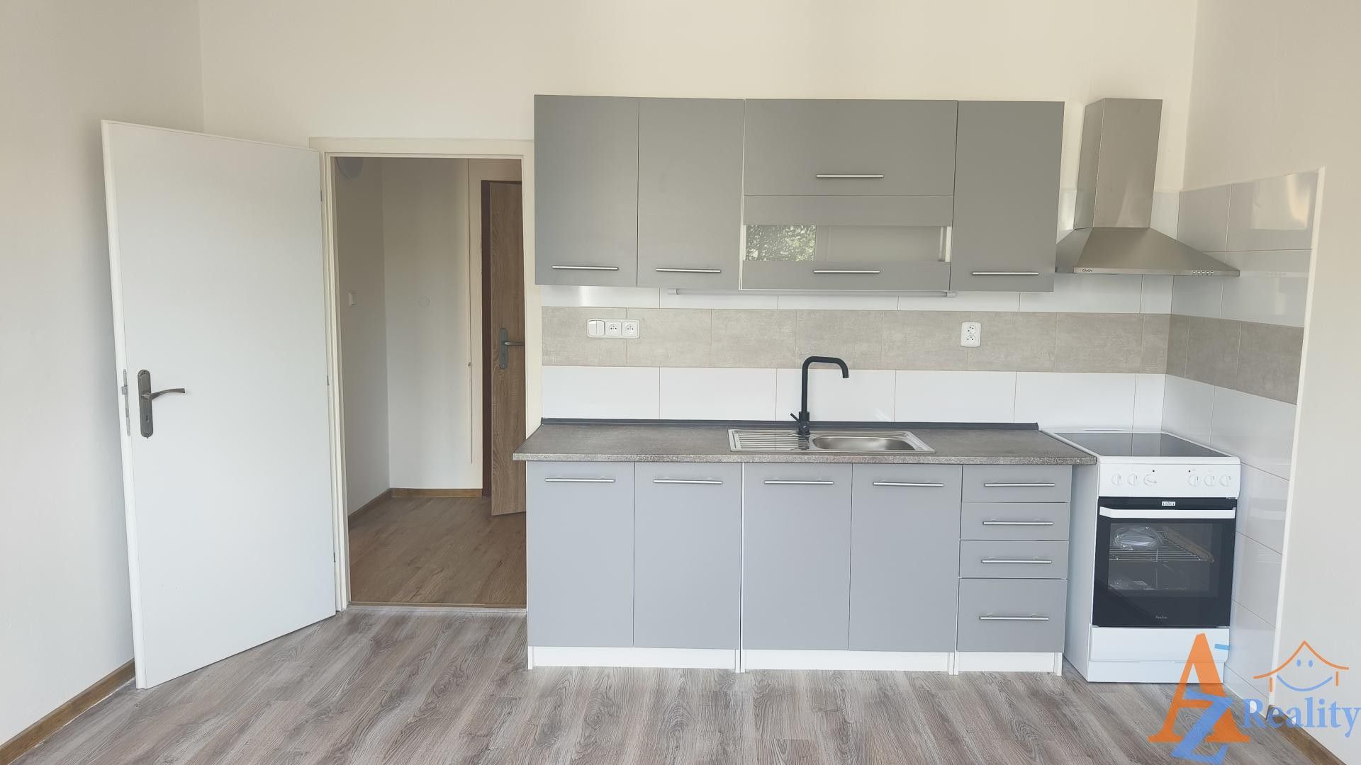 1+1, V Sídlišti, Děčín, 40 m²