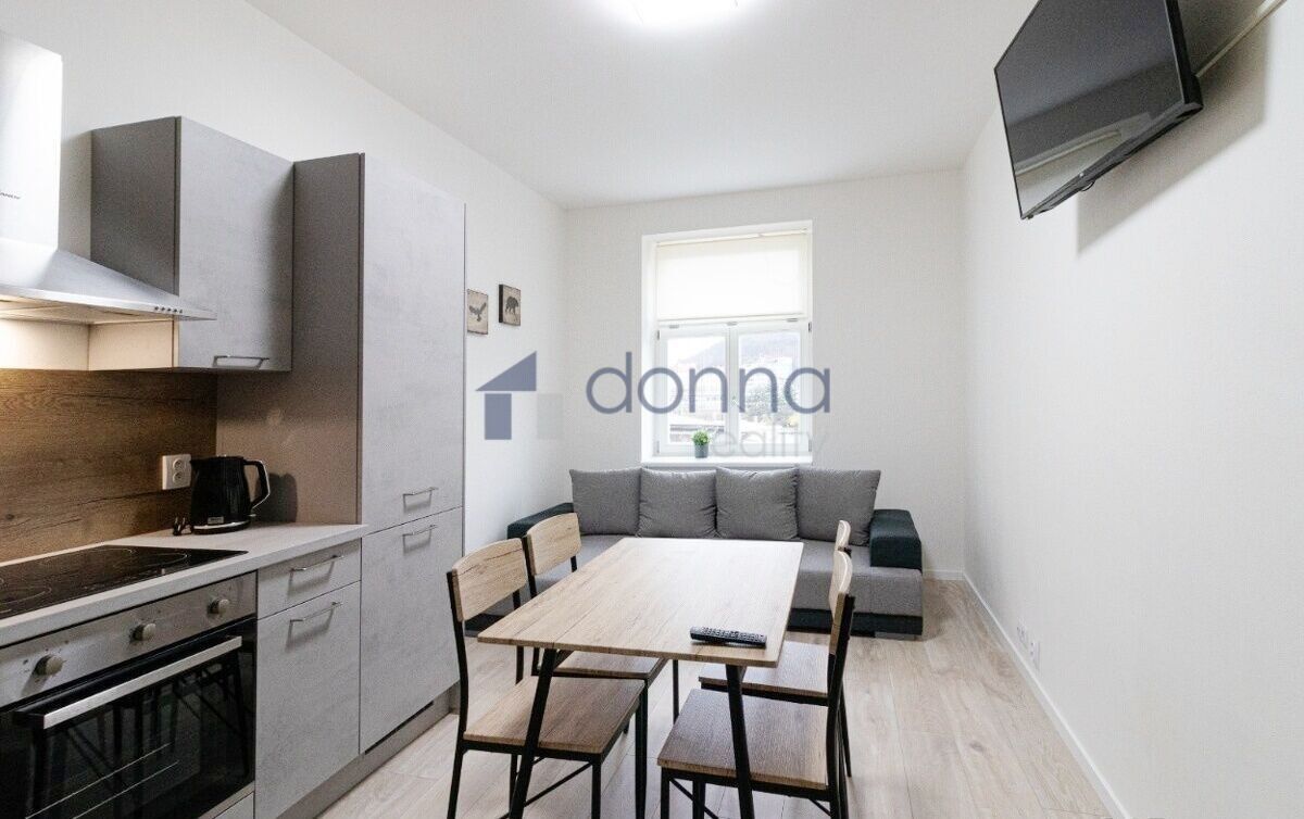 Pronájem byt 2+kk - Strakonická, Praha, 39 m²