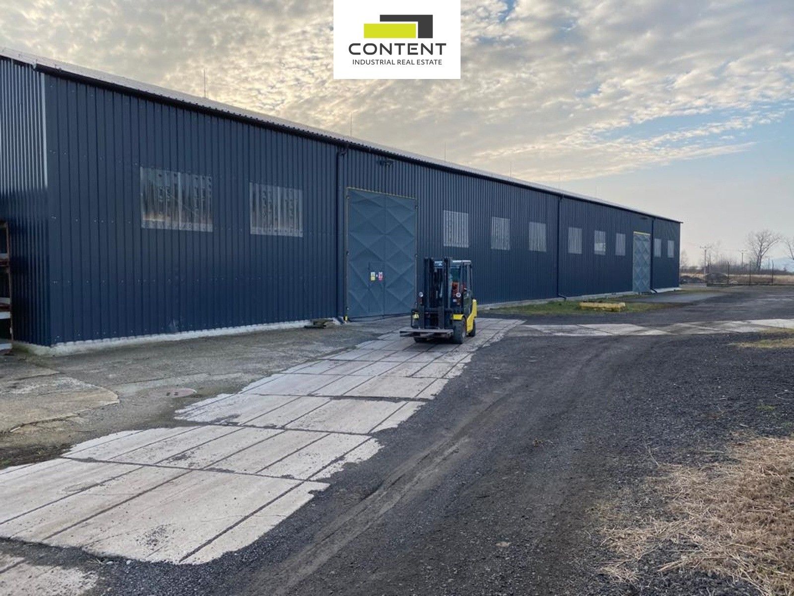 Sklady, Pražská, Žalany, 880 m²