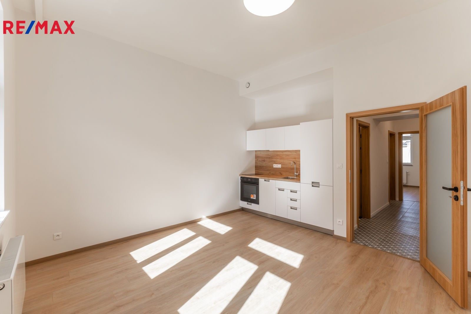 Pronájem byt 2+kk - Křižíkova, Praha, 43 m²