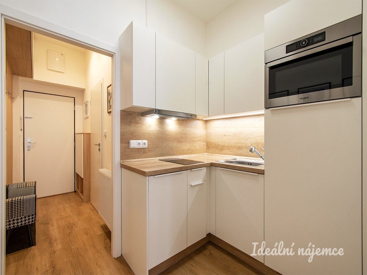 2+kk, Prokopova, Praha, 40 m²